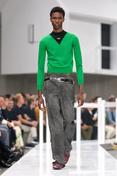 Look 35